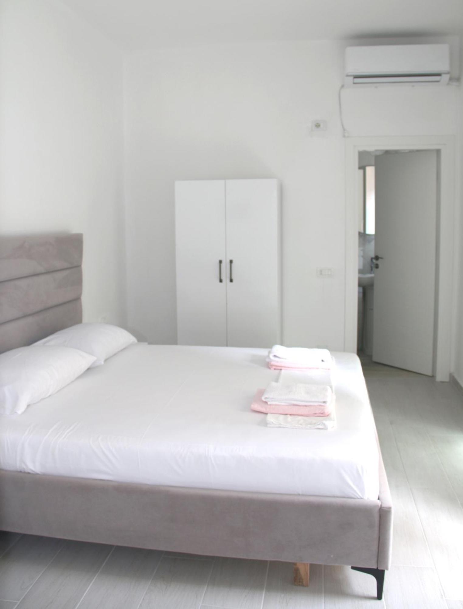 Vila Jovani Sarandë Exteriör bild